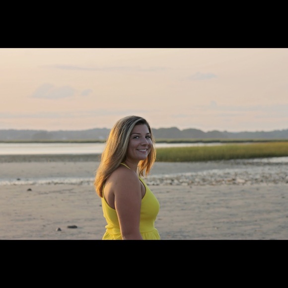 Meet your Posher, Hailey - Picture 1 of 1